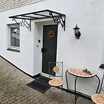 Apartment A Large Fully Furnished Private *