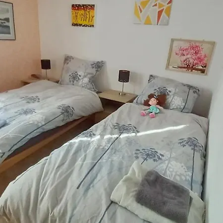 Apartment A Large Fully Furnished Private *