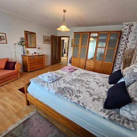 A Large Fully Furnished Private Linz am Rhein
