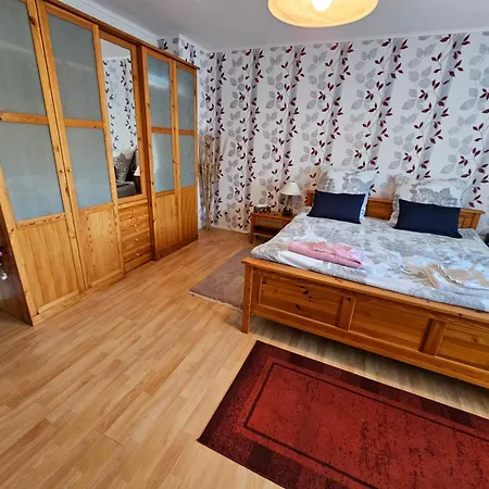 Apartment A Large Fully Furnished Private