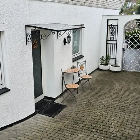 A Large Fully Furnished Private Lägenhet *