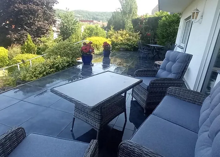 A Large Fully Furnished Private * לינץ אם ריין