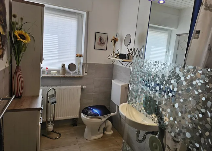 A Large Fully Furnished Private * לינץ אם ריין