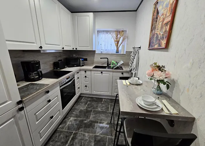 דירה A Large Fully Furnished Private *