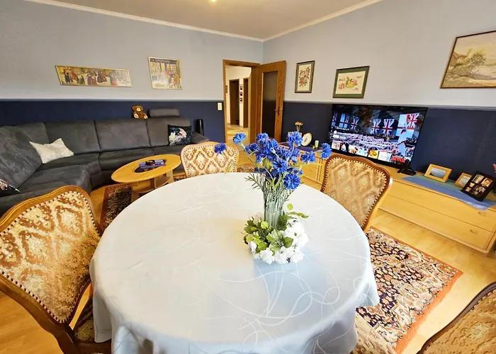 דירה A Large Fully Furnished Private לינץ אם ריין