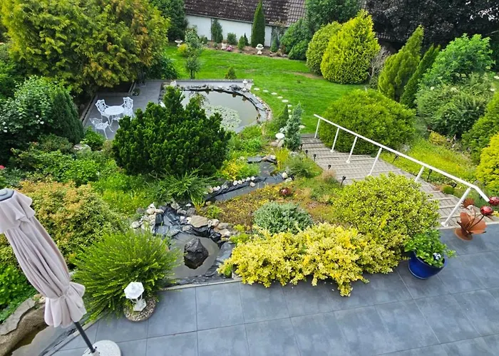 A Large Fully Furnished Private דירה *