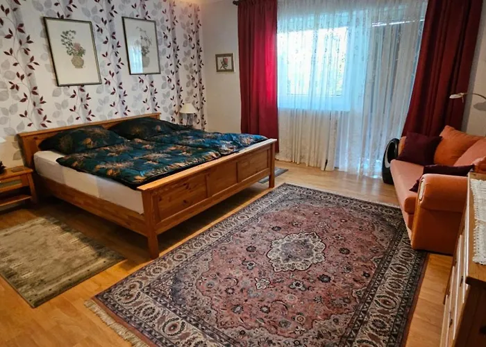 A Large Fully Furnished Private דירה *